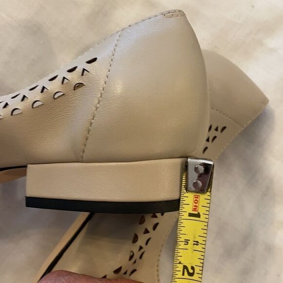 VANELI ECRU FLATS.  NEW.  STYLE IS FABRA - Picture 7 of 9